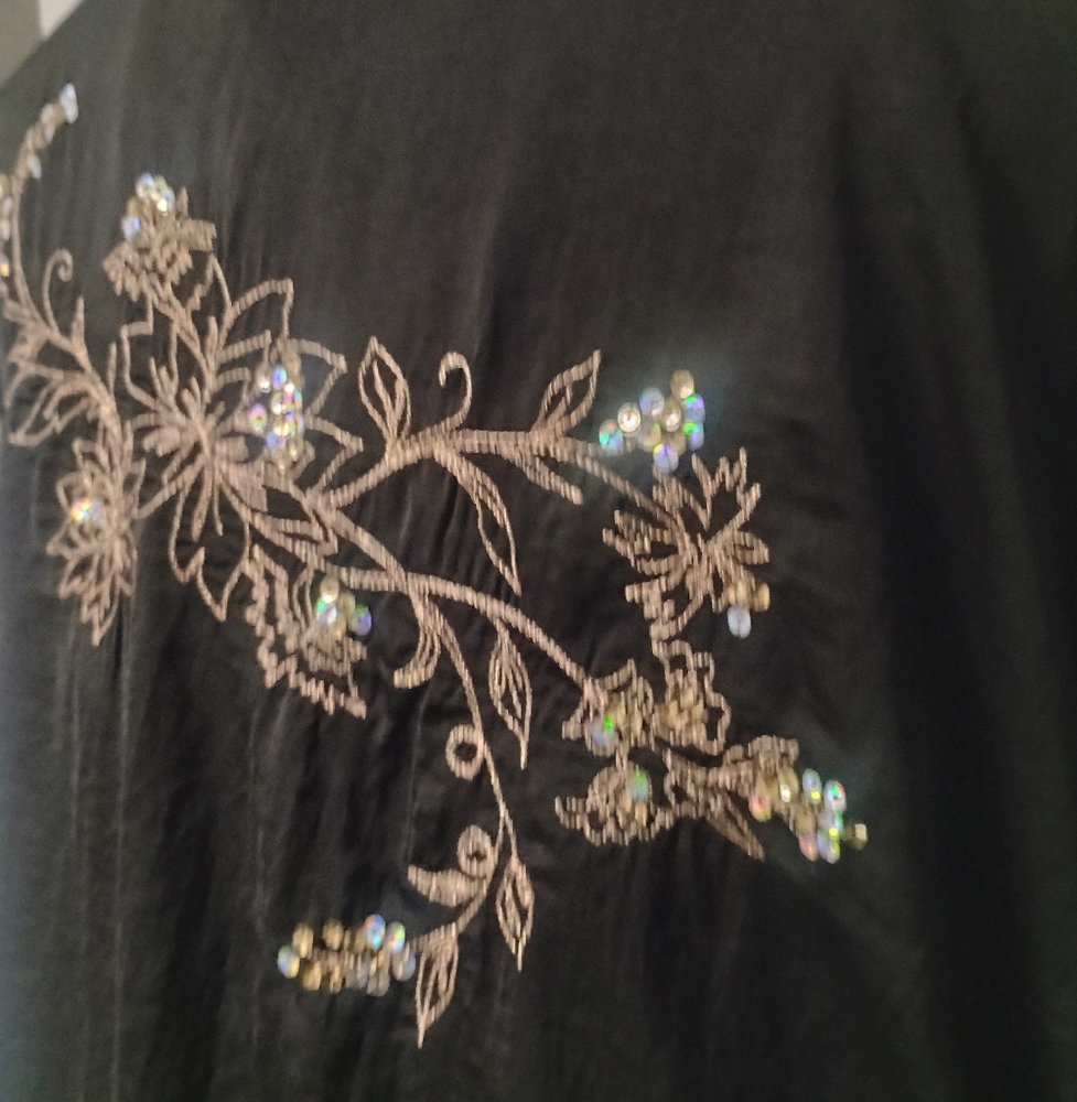 Midnight Bakery Embroidered Flowers & Sequins Black Kimono Robe Sz L NWT - Picture 10 of 14